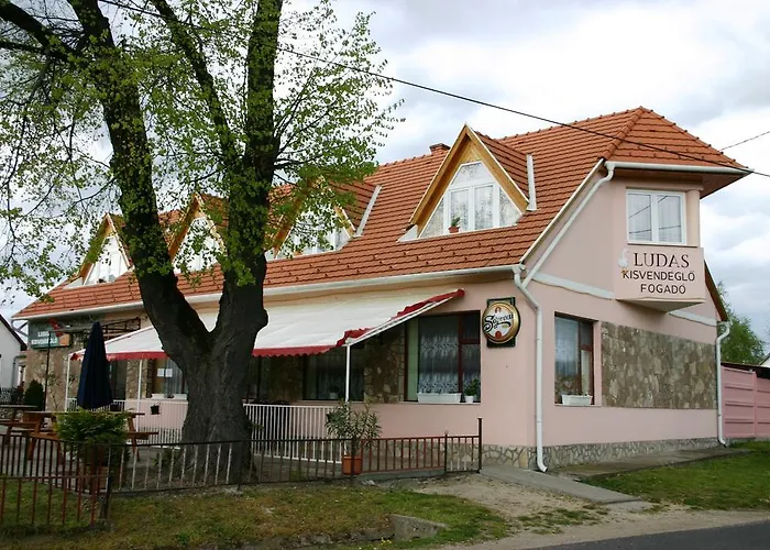 Ludas Fogado Bed & Breakfast Nagyalásony